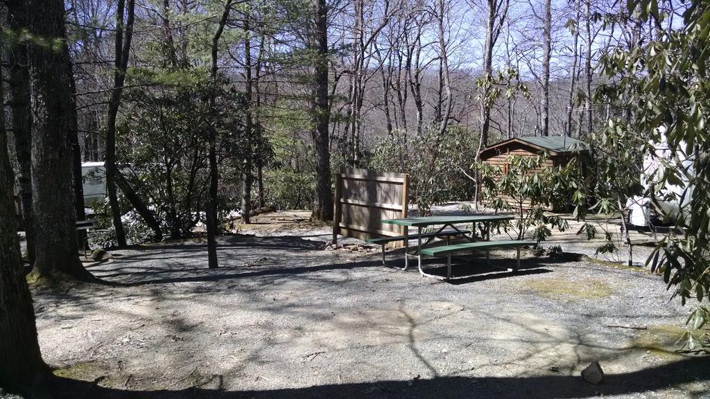 Linville Falls Campground, Rv Park, And Cabins Eksteriør bilde
