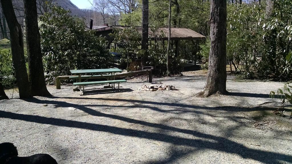 Linville Falls Campground, Rv Park, And Cabins Eksteriør bilde