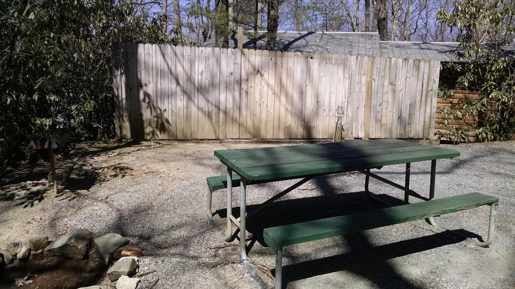 Linville Falls Campground, Rv Park, And Cabins Eksteriør bilde