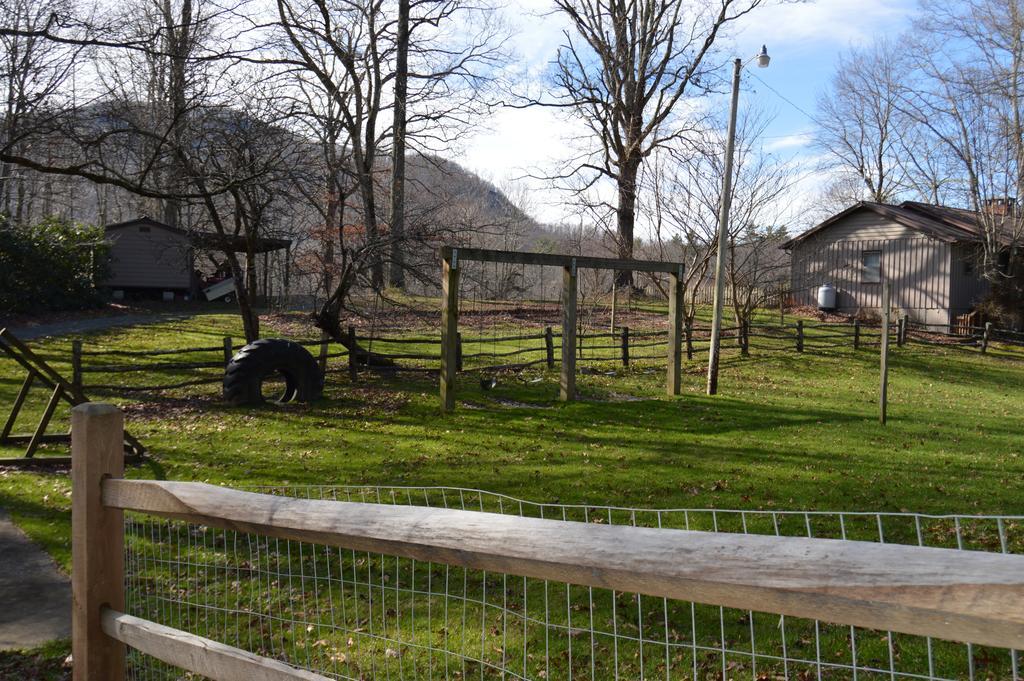 Linville Falls Campground, Rv Park, And Cabins Eksteriør bilde