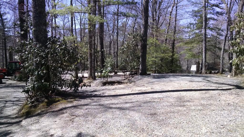 Linville Falls Campground, Rv Park, And Cabins Eksteriør bilde