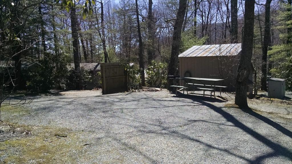 Linville Falls Campground, Rv Park, And Cabins Eksteriør bilde