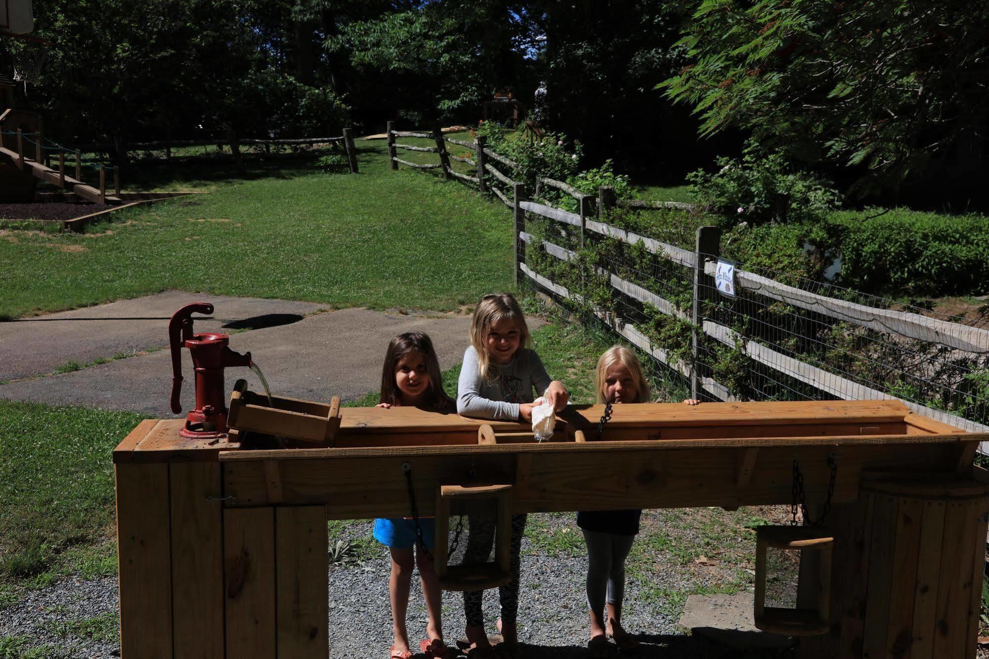 Linville Falls Campground, Rv Park, And Cabins Eksteriør bilde