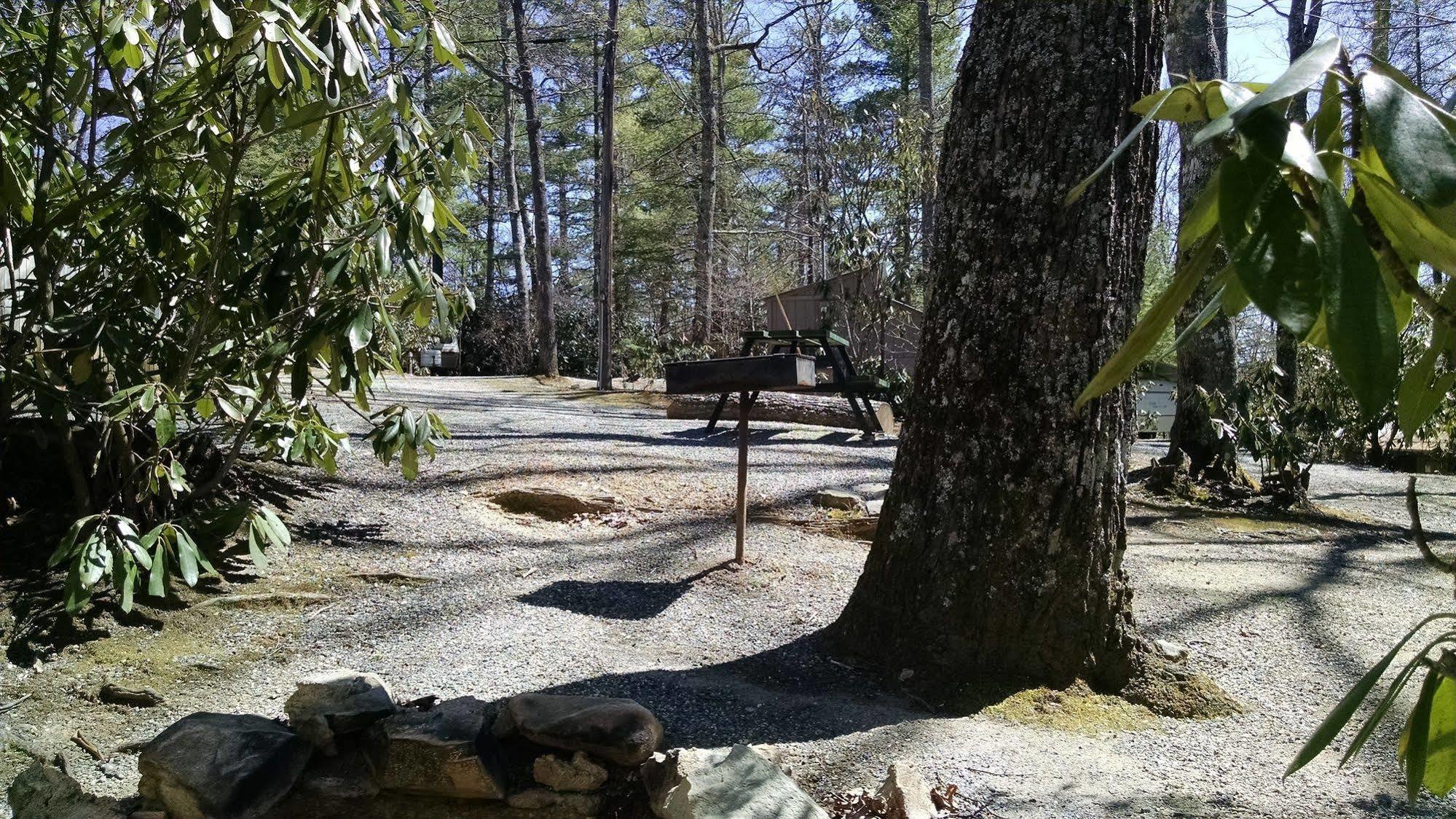 Linville Falls Campground, Rv Park, And Cabins Eksteriør bilde