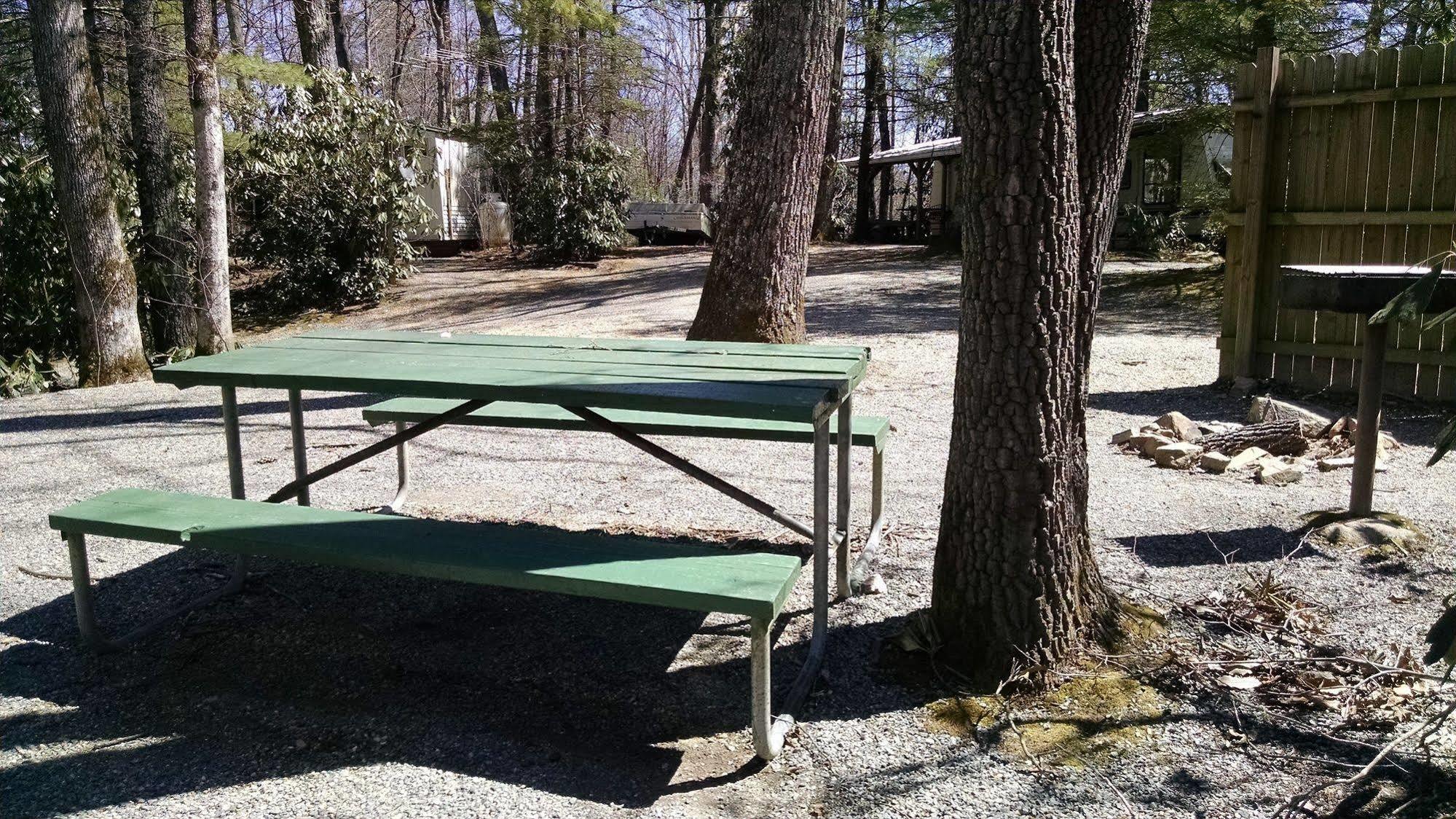 Linville Falls Campground, Rv Park, And Cabins Eksteriør bilde