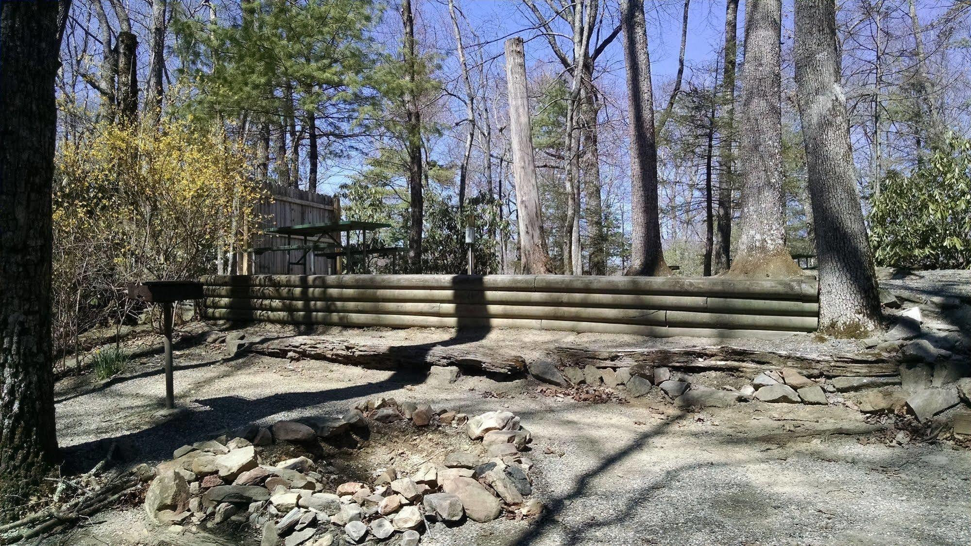 Linville Falls Campground, Rv Park, And Cabins Eksteriør bilde