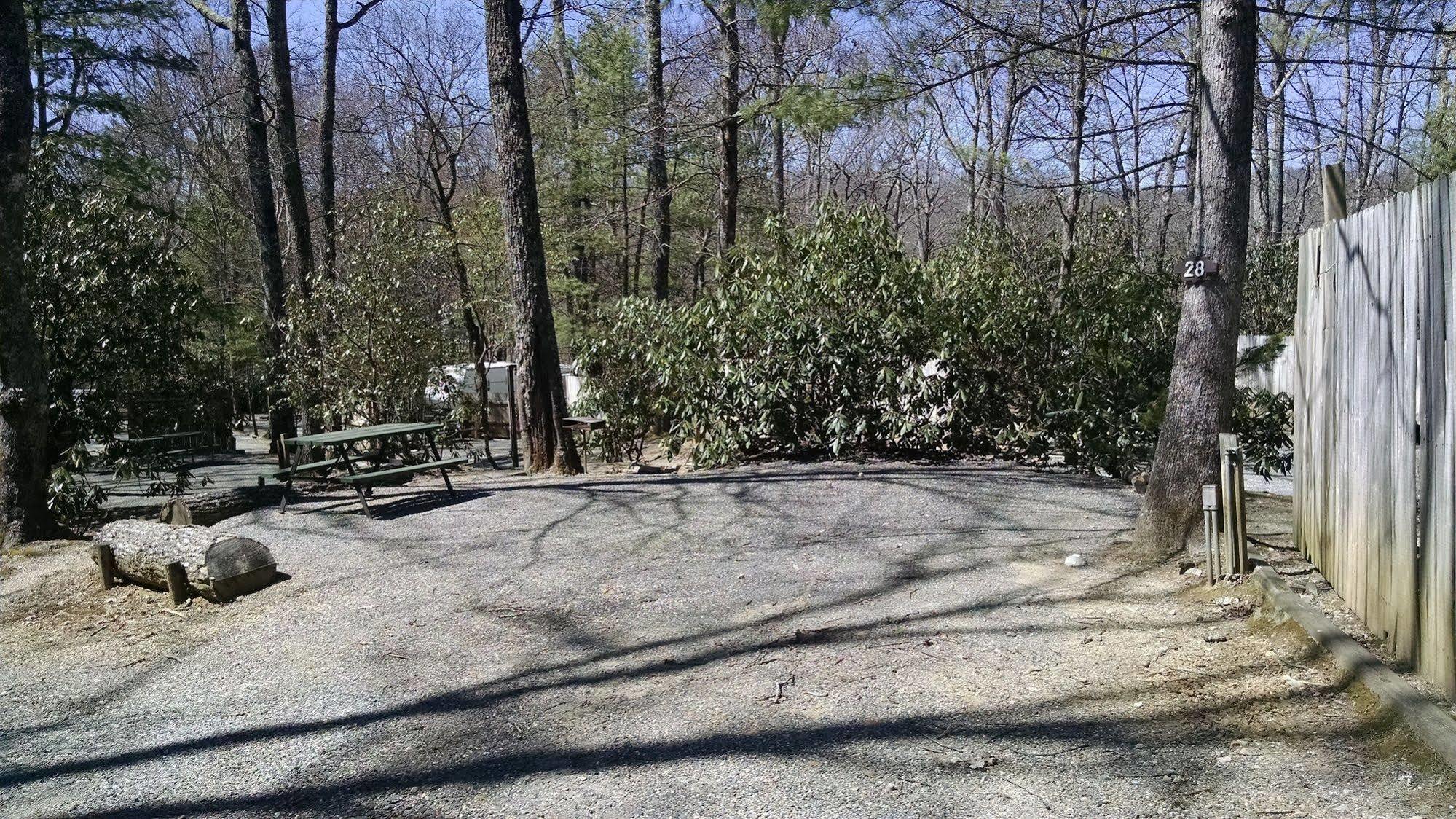 Linville Falls Campground, Rv Park, And Cabins Eksteriør bilde