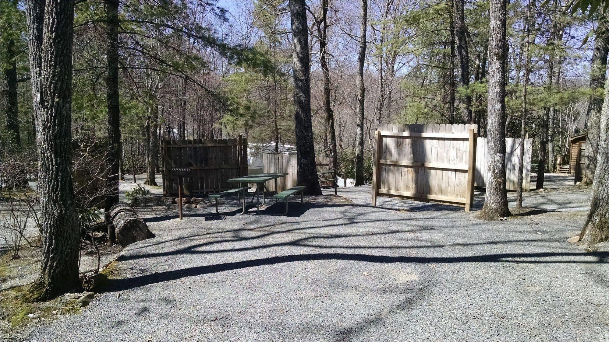 Linville Falls Campground, Rv Park, And Cabins Eksteriør bilde