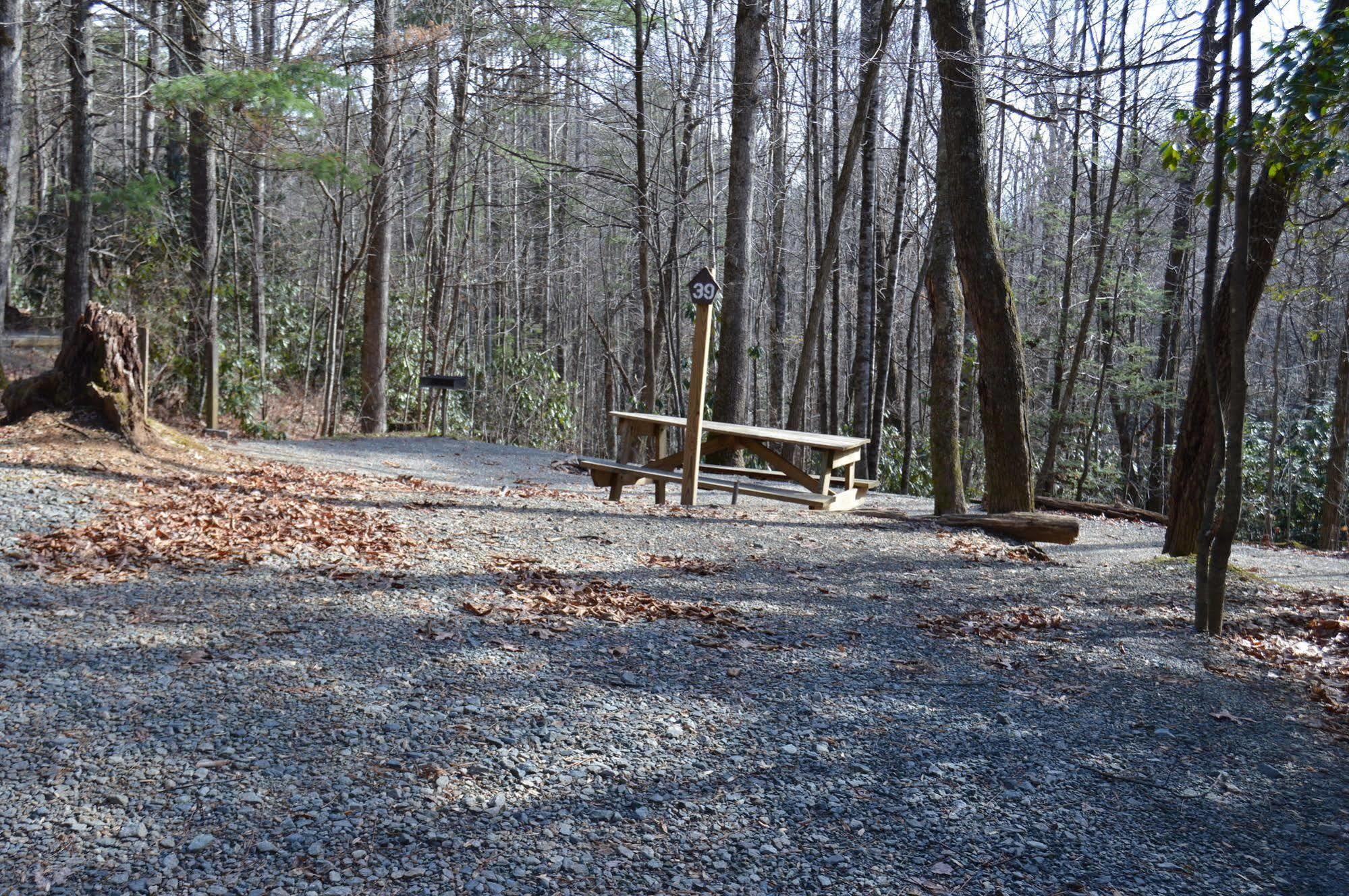 Linville Falls Campground, Rv Park, And Cabins Eksteriør bilde
